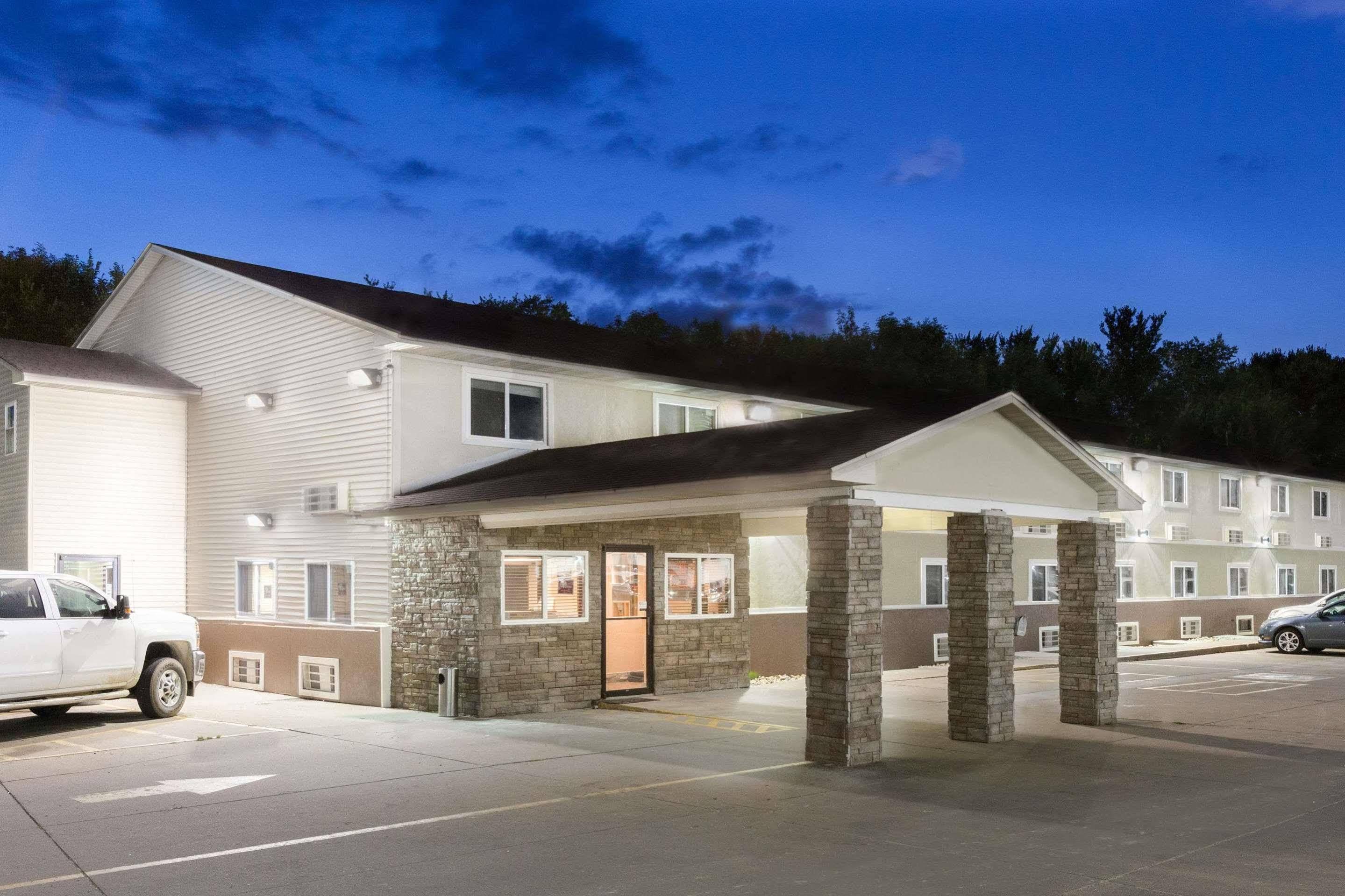 Super 8 By Wyndham Fort Madison Экстерьер фото